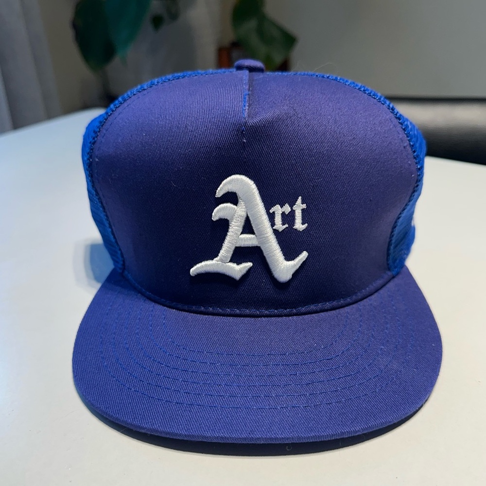 PPL, Private Party Label Classic Trucker Mesh Cap 5-Panel in Color Navy/Royal